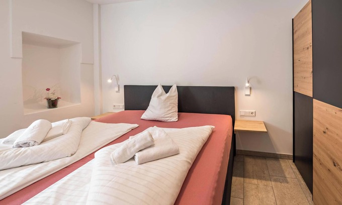 Sankt Martin Apartment | Holiday Apartment "Sarah" with Mountain View, Sauna, Wi-Fi & Terrace