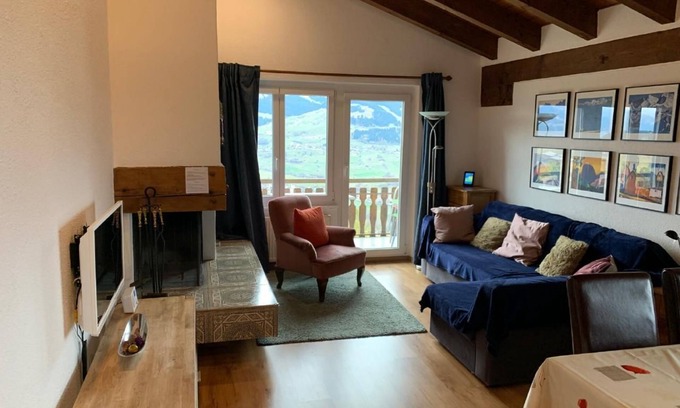 Surcuolm Ski Chalet | Holiday apartment Surcuolm (Obersaxen) for 1 - 4 persons with 2 bedrooms - Holiday apartment in one