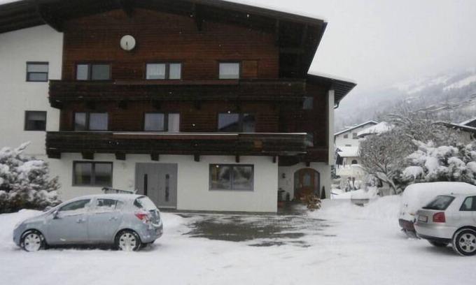 Hart im Zillertal Apartment | Holiday apartment Hart im Zillertal for 2 - 5 persons with 3 bedrooms - Holiday apartment in one or