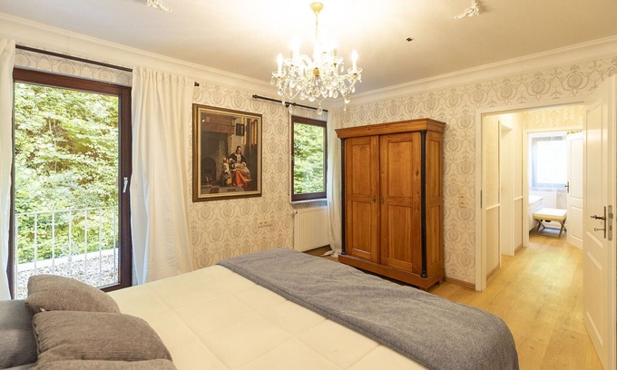 Bad Urach Apartment | Holiday Apartment 'Nachtigall' with Mountain View