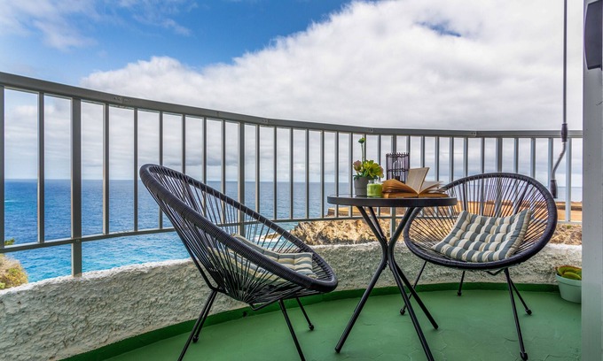 San Marcos Apartment | Holiday Apartment 'Vista Al Mar' with Sea View, Private Garden and Wi-Fi