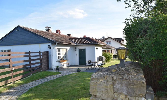 Kaltenholzhausen Apartment | Holiday Apartment "Casa Schrader" with Private Terrace, Private Garden & Wi-Fi