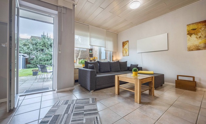 Porta Westfalica Apartment | Holiday Apartment "Sunshine" with Private Terrace, Private Garden and Wi-Fi