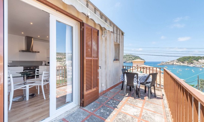 Puerto de Soller Apartment | Holiday Apartment Los Olivos with Wi-Fi & Balcony