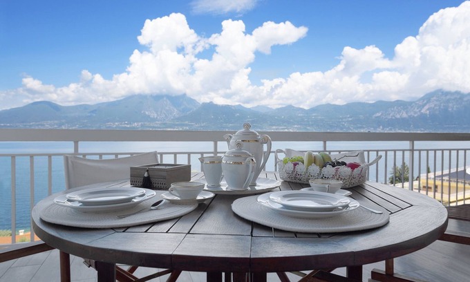 Torri del Benaco Apartment | Holiday Apartment “Residence La Mignon Romantic” next to Lake Garda