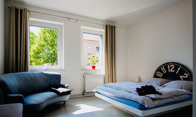 Neuenhagen Apartment | Holiday Apartment "Die Schwedenkoje" with 2 Shared Terraces, Shared Garden & Wi-Fi