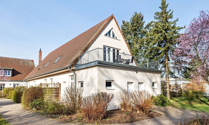 Muritz Apartment | Holiday Apartment "Storchennest" with Private Terrace, Balcony & Wi-Fi