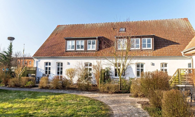 Muritz Apartment | Holiday Apartment 'Seeadler' with Terrace & Wi-Fi