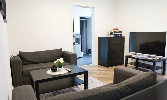 Schneverdingen Apartment | Holiday Apartment 'Heide Ferienwohnung Nord' with Wi-Fi