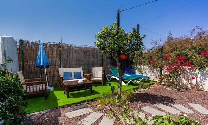 Playa de la Calera Apartment | Holiday apartment Valle Gran Rey for 1 - 6 persons with 3 bedrooms - Twin house