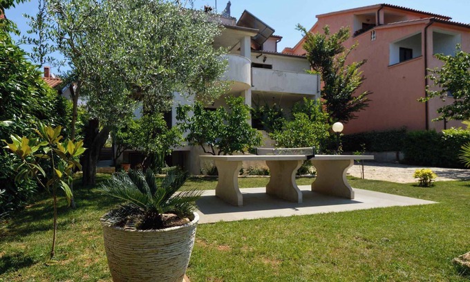 Pjescana Uvala Apartment | Holiday apartment with balcony