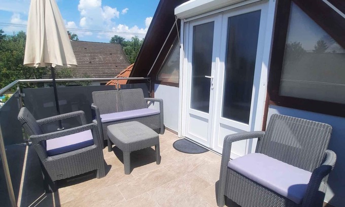 Balatonfenyves Apartment | Holiday apartment with garden and balcony