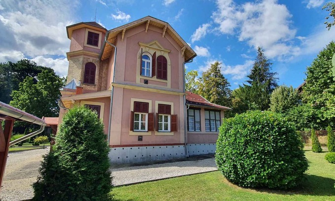 Balatonfoldvar Apartment | Holiday apartment with a beautiful garden and a large terrace