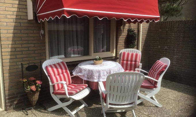 Egmond aan Zee Apartment | Holiday apartment Egmond aan Zee for 1 - 3 persons with 2 bedrooms - Row house