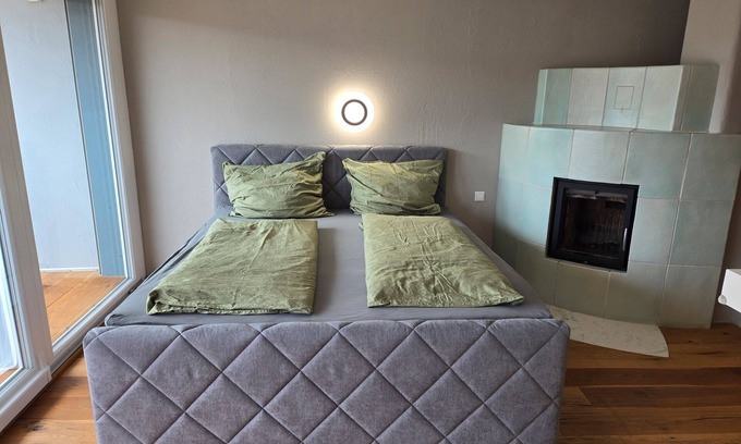 Burkheim Apartment | Holiday Apartment '1' with Wi-Fi