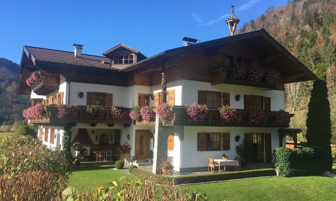Faistenau Apartment | Holiday apartment (80 sqm)- in the area of Salzburg and the Salzkammergut