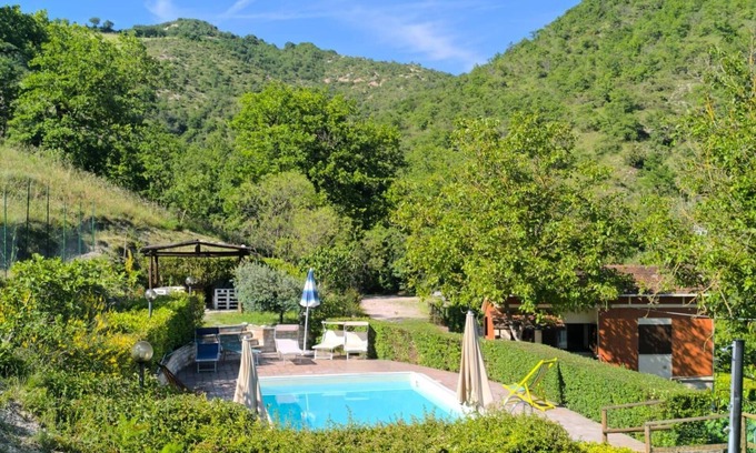 Acqualagna House | Holiday apartment Acqualagna for 1 - 10 persons with 3 bedrooms - Holiday house