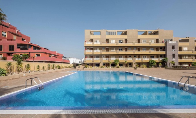 El Medano Apartment | Holiday Apartment "Apartamento en el Medano" near the Beach with Wi-Fi & Shared pool