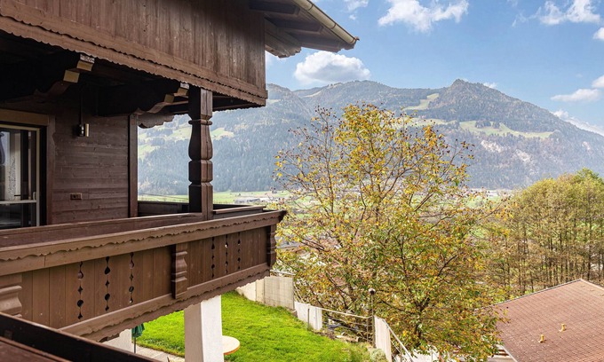 Bruck am Ziller Apartment | Holiday Apartment "Apart Sonnwend 60m2" with Mountain View, Balcony & Wi-Fi