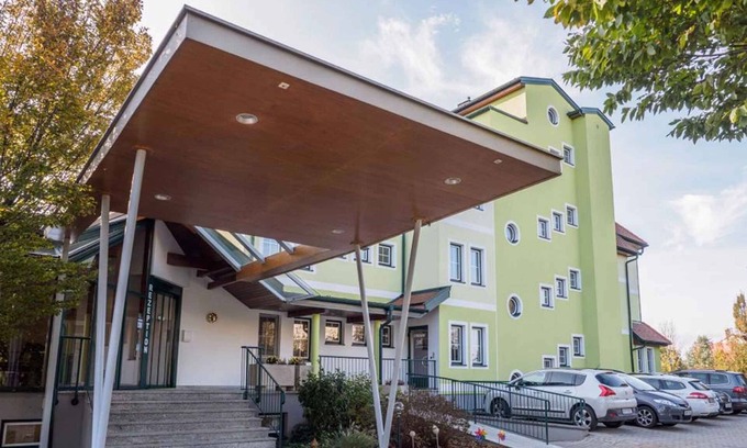 Lutzmannsburg Apartment | Holiday apartment with steam bath and sauna