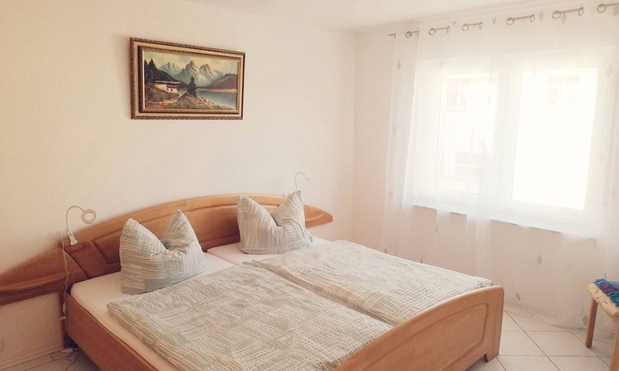 Badenhard Apartment | Holiday Apartment 'Auf Dem Land' with Shared Terrace, Shared Garden and Wi-Fi