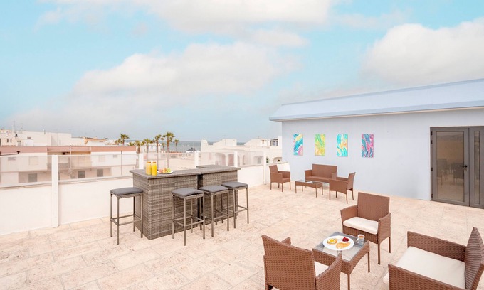 Torre Canne Apartment | Holiday Apartment 'Beach House, Torre Canne - Ariel' with Sea View and Balcony