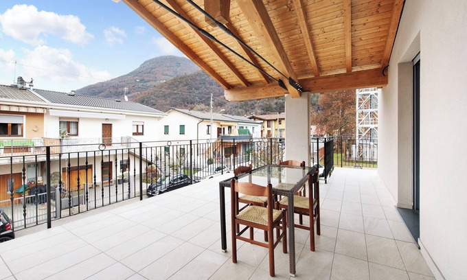 Pisogne Apartment | Holiday Apartment "Casa Tovini" with Mountain View, Terrace & Wi-Fi
