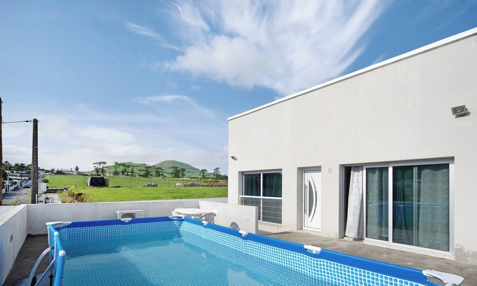 Ponta Delgada Apartment | Holiday Apartment "Casa Da Linda" with Sea View, Private Terrace & Wi-Fi