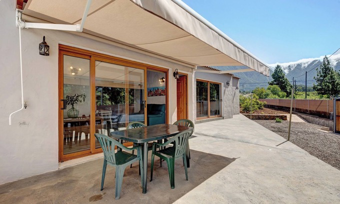 El Paso Apartment | Holiday Apartment "Casita Ana" with Mountain View & Private Terrace
