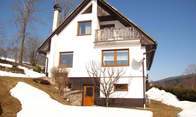 Horni Marsov Apartment | Holiday apartment with balcony and garden