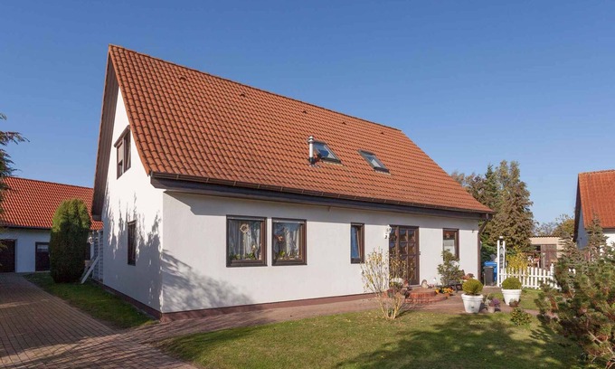 Altenkirchen Apartment | Holiday apartment with large garden and campfire place
