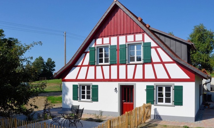 Heiligenberg Apartment | Holiday Apartment "Morgentau" with Private Terrace & Wi-Fi