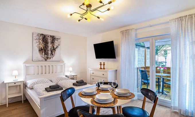 Oberderdingen Apartment | Holiday Apartment "Appartement Aposto 1" with Private Terrace and Wi-Fi