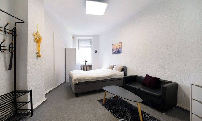 Sankt Wendel Apartment | Holiday Apartment 'Wendelin' with Wi-Fi