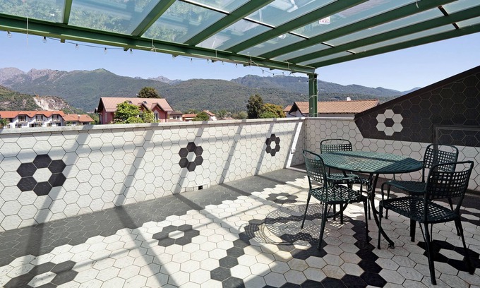 Feriolo Apartment | Holiday apartment du lac with lake view, balcony and Wi-Fi