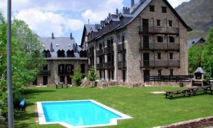 Pla de l'Ermita Apartment | Holiday apartment Caldes de Boi for 1 - 4 persons with 1 bedroom - Holiday apartment in one or multi