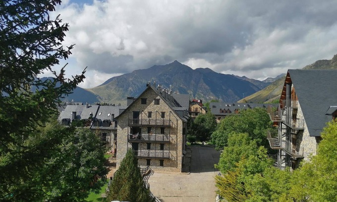 Pla de l'Ermita Apartment | Holiday apartment Caldes de Boi for 1 - 6 persons with 2 bedrooms - Holiday apartment in one or mult
