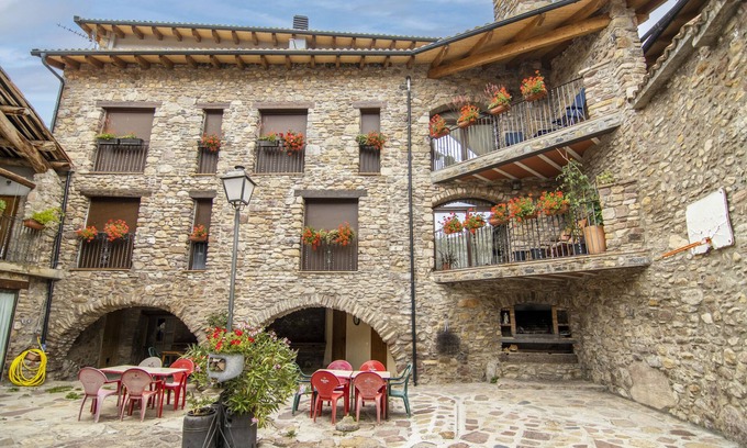Les Iglesies Apartment | Holiday Apartment "Mossen Batista Faig" with Mountain View, Private Terrace & Wi-Fi