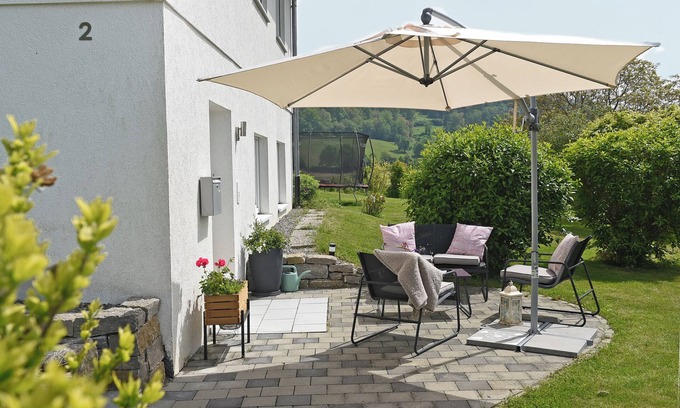 Frickingen Apartment | Holiday Apartment "Familie Strehl" with Private Garden and Wi-Fi