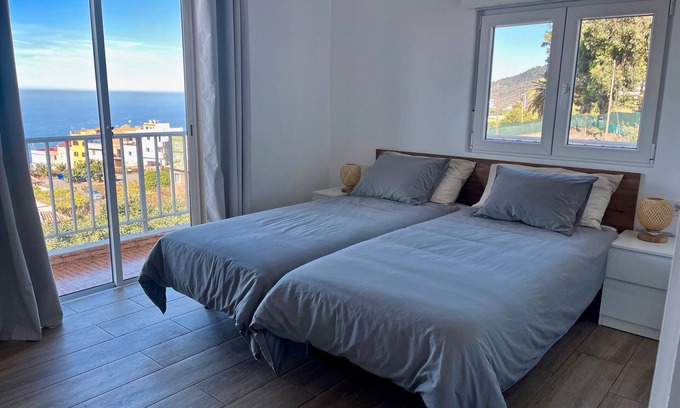 Montijos Apartment | Holiday Apartment 'Finca Ten Days - App 4 - Los Gigantes' with Sea View, Wi-Fi and Air Conditioning