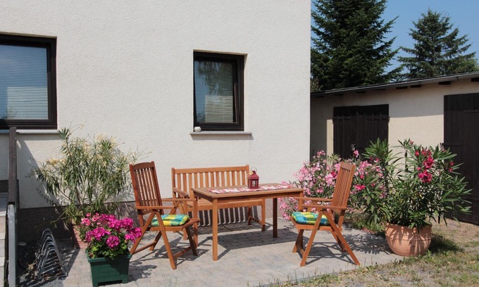 Kleinnaundorf House | Holiday apartment Freital for 1 - 4 persons with 1 bedroom - Holiday house