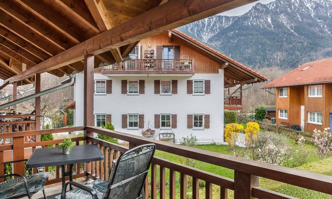 Oberau Apartment | Holiday Apartment "Fuchsbau" with Mountain View, Balcony & Wi-Fi