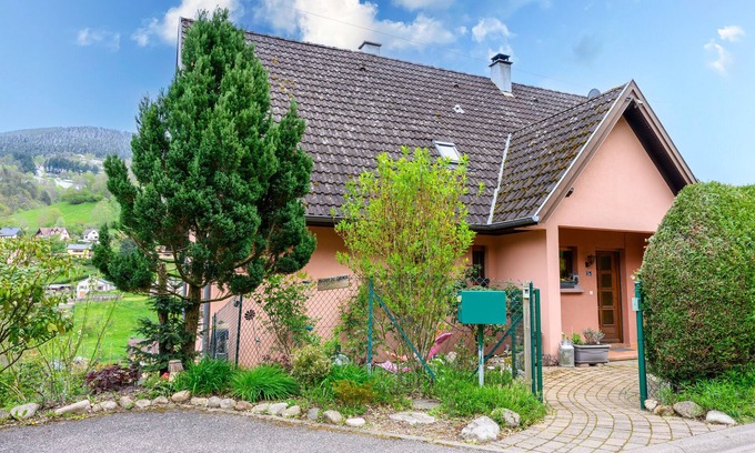 Freland Apartment | Holiday Apartment "Gîte En Montagne Vosges Alsaciennes" with Mountain View, Shared Terrace & Wi-Fi