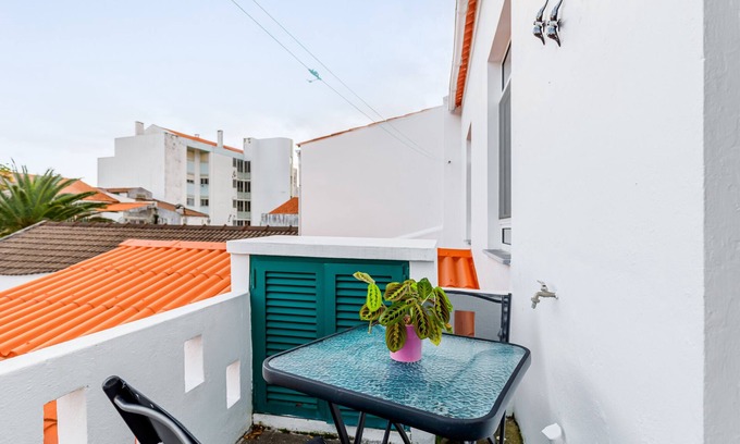 Horta Apartment | Holiday Apartment "Garden View" with Mountain View, Private Terrace & Wi-Fi