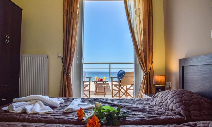 Kato Stalos Apartment | Holiday apartment Maleme Kriti for 1 - 7 persons with 3 bedrooms - Twin house