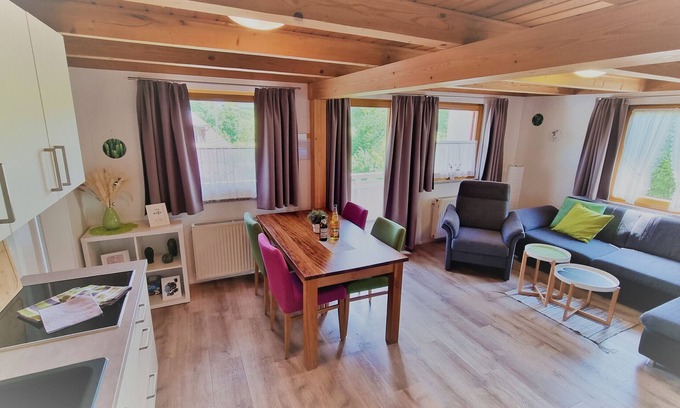 Lindau Apartment | Holiday Apartment “Green” close to Lake Constance with Wi-Fi, Balcony & Garden
