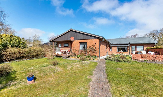 Ladelund Apartment | Holiday Apartment 'Grenznah Garten Ruhig' with Private Terrace, Garden and Wi-Fi