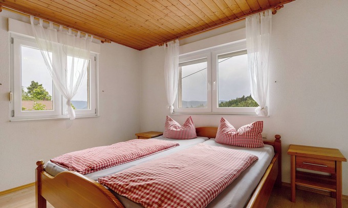 Kutt Apartment | Holiday Apartment "Grüner Ausblick" with Mountain View, Private Terrace