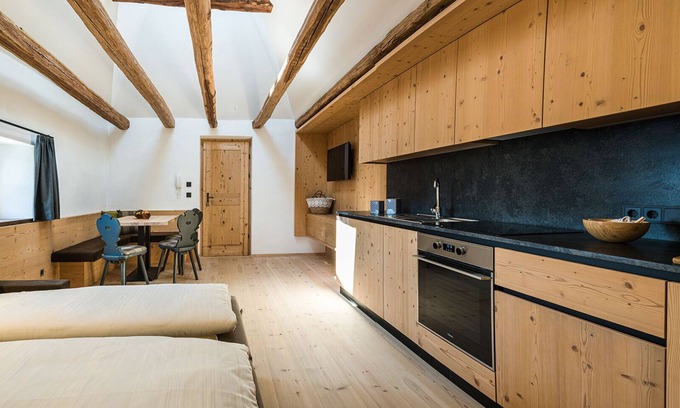 Lajen Apartment | Holiday Apartment Hatzeshof-Alpenglück with Mountain View, Wi-Fi, Balcony & Garden