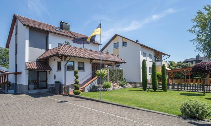 Eriskirch Apartment | Holiday Apartment "Haus Schussenblick Og" with Balcony
